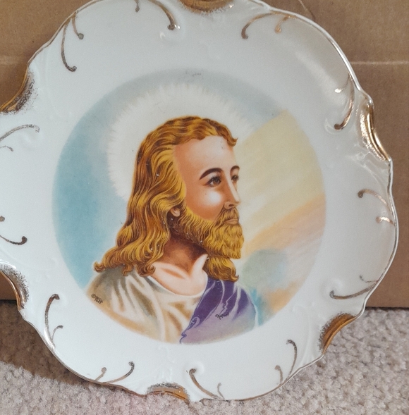 Decorative Plate with Religious Art Mid Century 18k GOLD trim Jesus - Picture 4 of 7